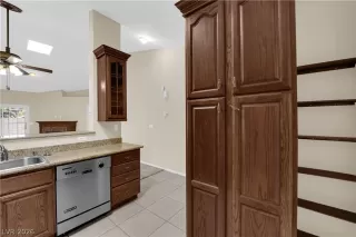 Photo #4: 2761158 Listing 