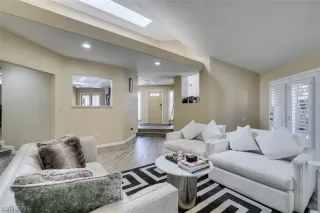 Photo #3: 2761187 Listing 