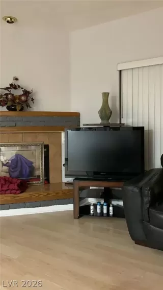 Photo #5: 2761199 Listing