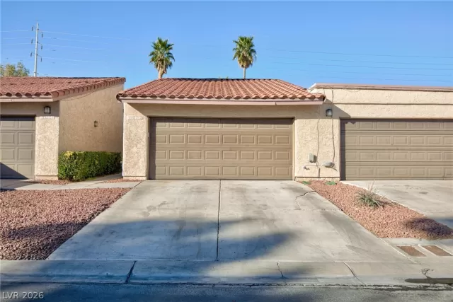 MLS: 2761240 Condo For Sale