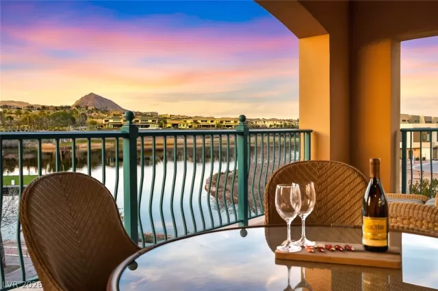 MLS: 2761359 Condo For Sale