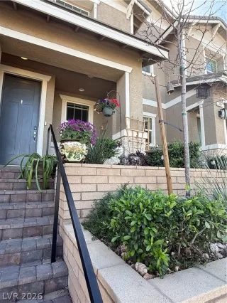 Photo #1: 2761368 Listing 