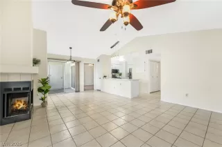 Photo #4: 2761493 Listing 