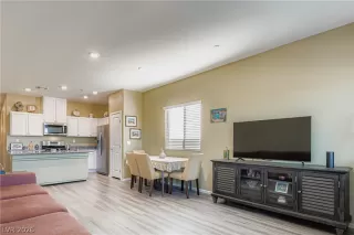 Photo #3: 2761586 Listing 