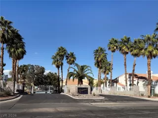 Photo #1: 2761587 Listing 