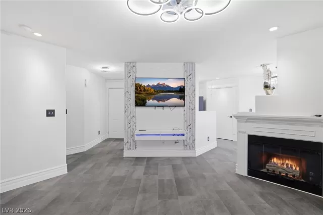 MLS: 2761608 Condo For Sale