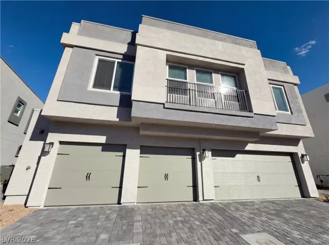 MLS: 2761643 Condo For Sale