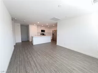 Photo #2: 2761643 Listing 