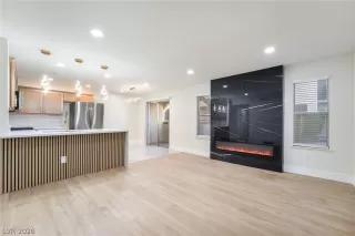 More Details about MLS # 2761652 : 5064 SPENCER STREET A