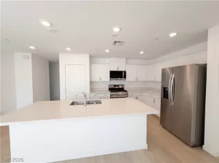 Photo #1: 2761691 Listing 