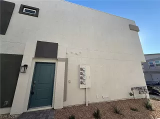 Photo #4: 2761691 Listing 