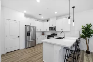 Photo #1: 2761701 Listing 