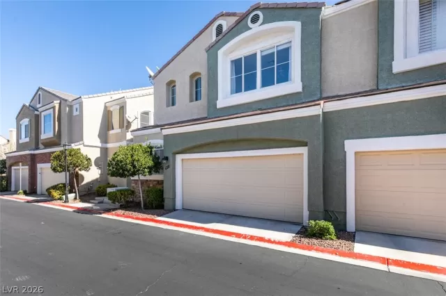 MLS: 2761712 Condo For Sale