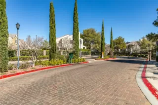 Photo #2: 2761712 Listing 