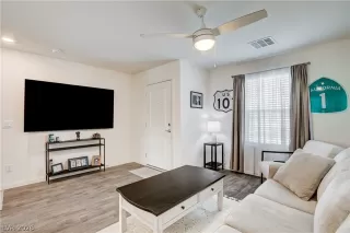 Photo #4: 2761731 Listing 