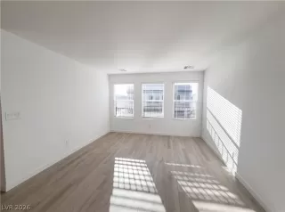 Photo #2: 2761748 Listing 