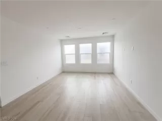 Photo #5: 2761748 Listing 