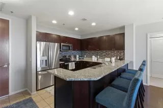 Photo #4: 2761787 Listing 