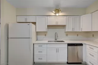 Photo #3: 2761842 Listing 