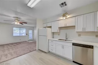 Photo #4: 2761842 Listing 