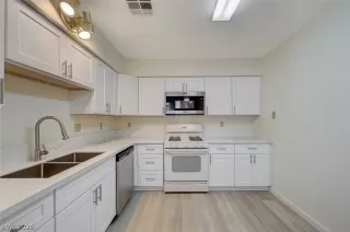 Photo #5: 2761842 Listing 