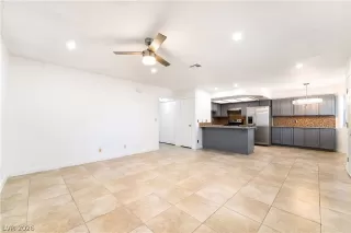 Photo #1: 2761878 Listing 