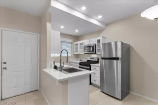 Photo #3: 2761893 Listing 