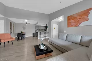 Photo #3: 2761922 Listing 