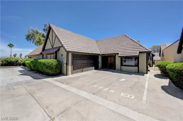 MLS: 2761940 Condo For Sale