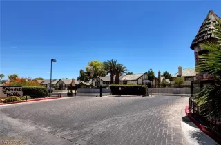 Photo #2: 2761940 Listing