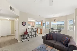 Photo #5: 2761968 Listing 