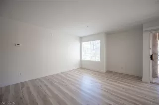 Photo #3: 2761972 Listing 