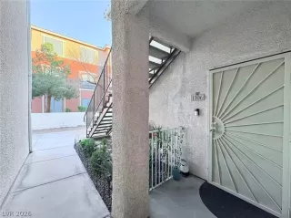 Photo #3: 2761977 Listing 