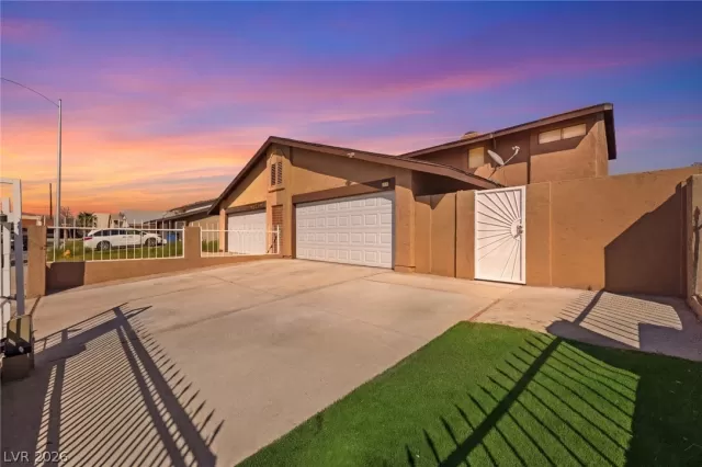 MLS: 2761982 Condo For Sale