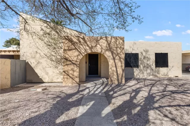 MLS: 2761983 Condo For Sale