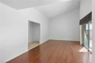 Photo #4: 2761983 Listing 