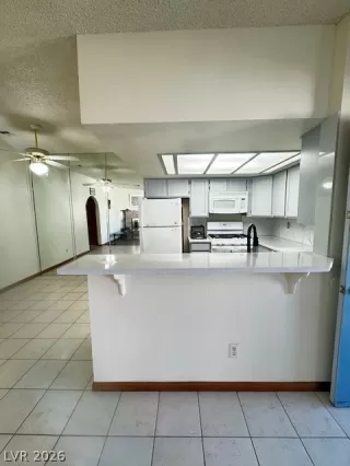 Photo #2: 2762124 Listing 