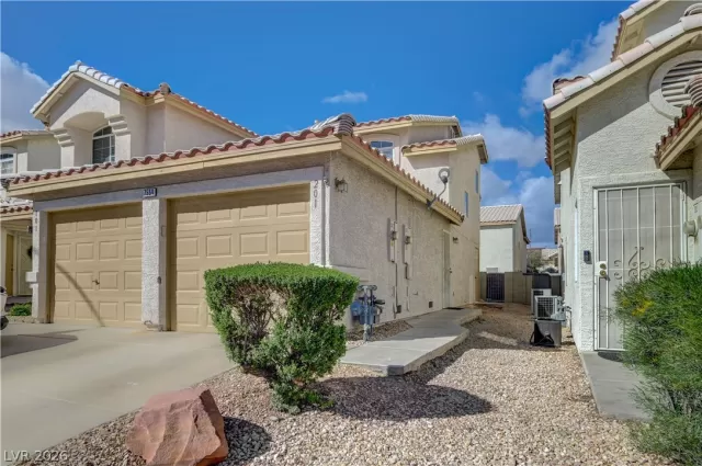 MLS: 2762228 Condo For Sale