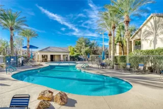 Photo #1: 2762338 Listing 