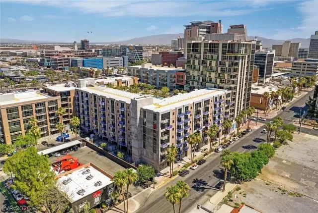 MLS: 2762394 Condo For Sale