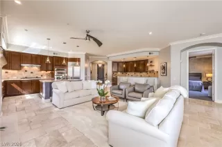 Photo #2: 2762407 Listing 