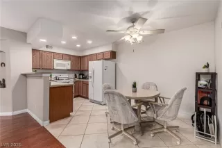 Photo #2: 2762429 Listing