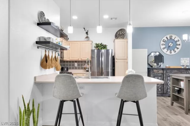 MLS: 2762442 Condo For Sale