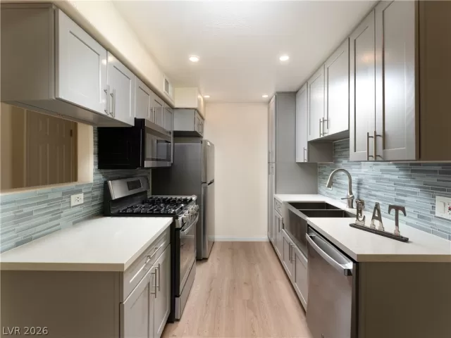 MLS: 2762456 Condo For Sale