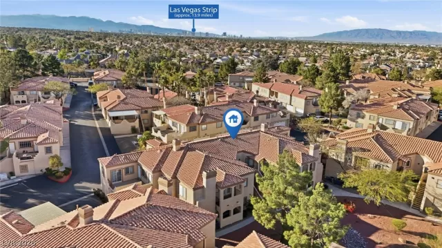 MLS: 2762471 Condo For Sale