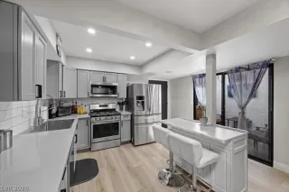 Photo #5: 2762541 Listing 