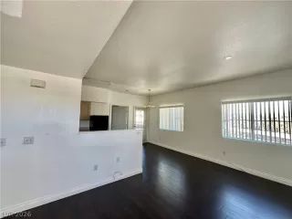 Photo #3: 2762568 Listing