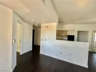 Photo #4: 2762568 Listing