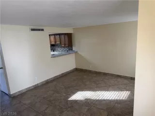 Photo #4: 2762576 Listing 