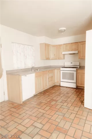 Photo #2: 2762640 Listing 